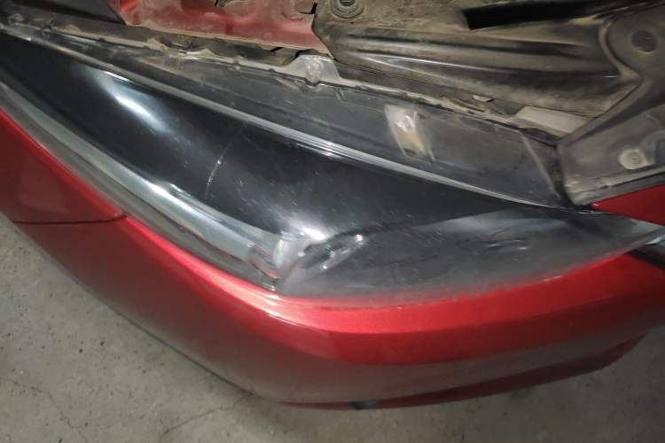 Used Mazda 3 Axela 2017 Hatchback 2.0L Automatic Luxury Model Emission Standard China V Right Front Headlight