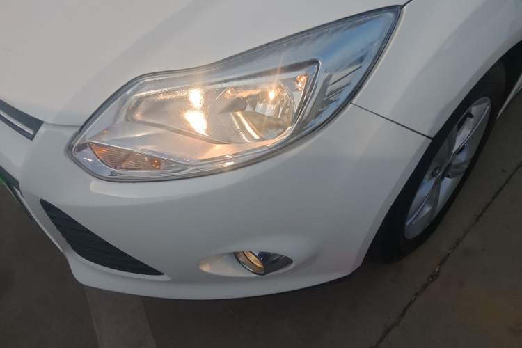 Used Ford Focus 2012 Sedan 1.6L Manual Fashion Edition