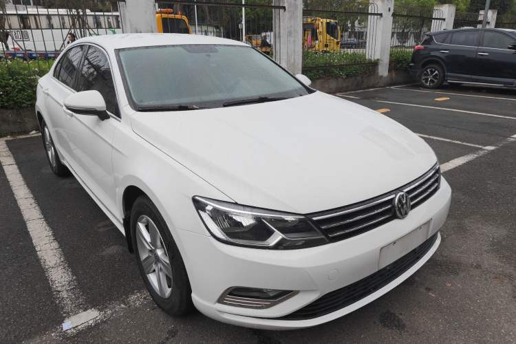 Used Volkswagen Lamando 2015 230TSI DSG Fashion Edition

