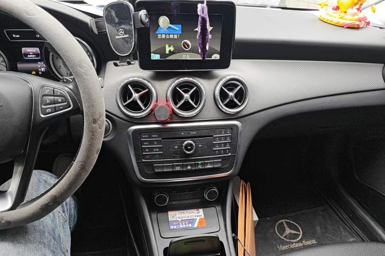 Used Mercedes-Benz GLA 2016 GLA 200 Sport Edition Audio And AC Panel