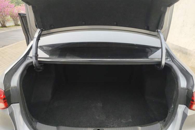 Used Chevrolet Monza 2019 Redline 320T Dual-Clutch Joyful Edition China VI Standard Trunk