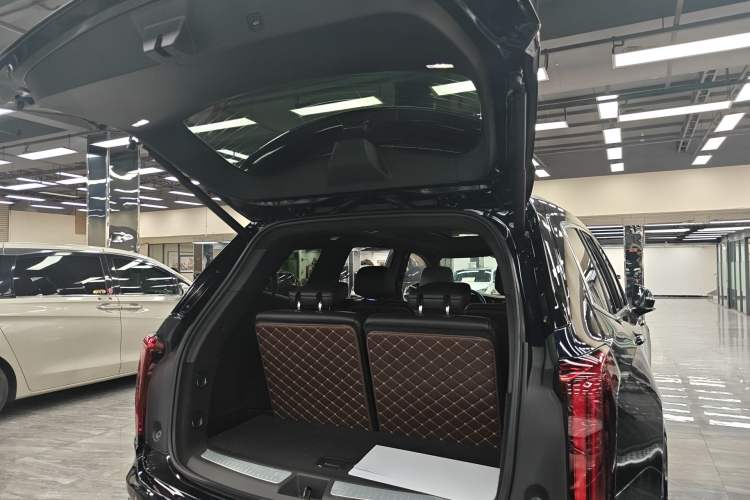 Used Cadillac XT6 2022 2.0T Six-Seater Four-Wheel Drive Luxury Version