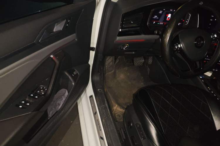 Used Volkswagen Sagitar 2021 280TSI DSG Excellence Edition Interior 3