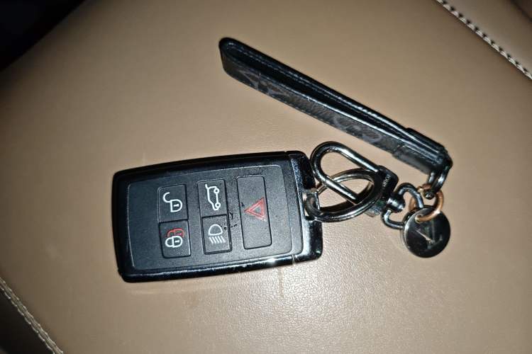 Used Land Rover Range Rover 2023 3.0 L6 360 PS Grand Edition