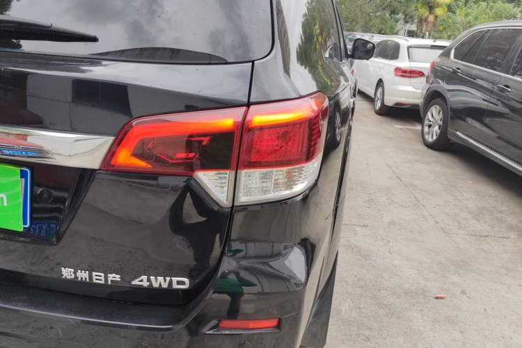 Used Nissan Terra 2018 2.5L Automatic 4x4 Luxury Edition Right Rear Taillight