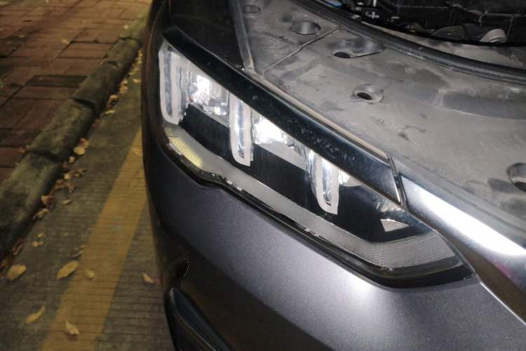 Used BYD Song Pro New Energy 2022 DM-i 110km Flagship Model Right Front Headlight