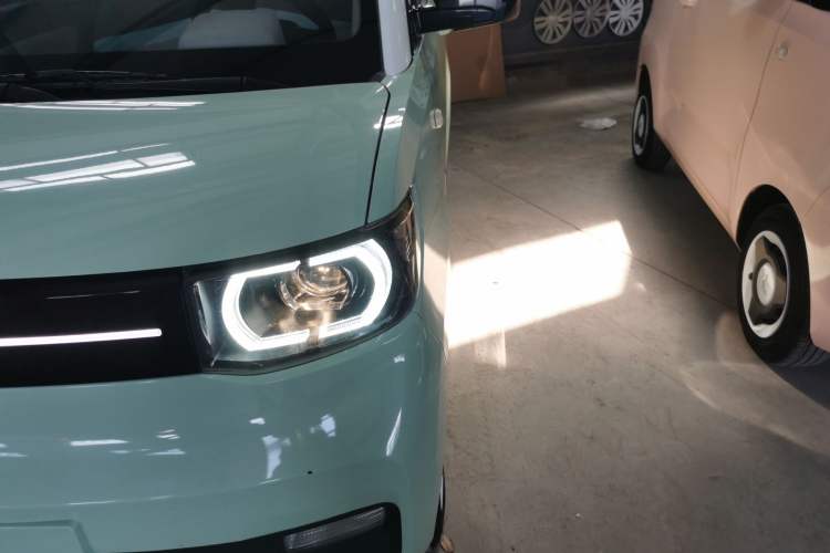 Used Wuling Hongguang MINIEV 2022 Macaron Premium Model – Lithium Iron Phosphate Left Front Headlight