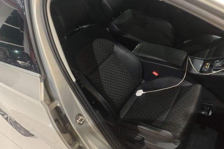 Used Skoda Superb 2018 TSI280 DSG Comfort Edition China V Standard Right Front Seat