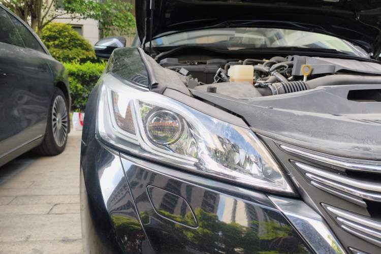 Used Toyota Crown 2015 2.0T Fashion Edition
