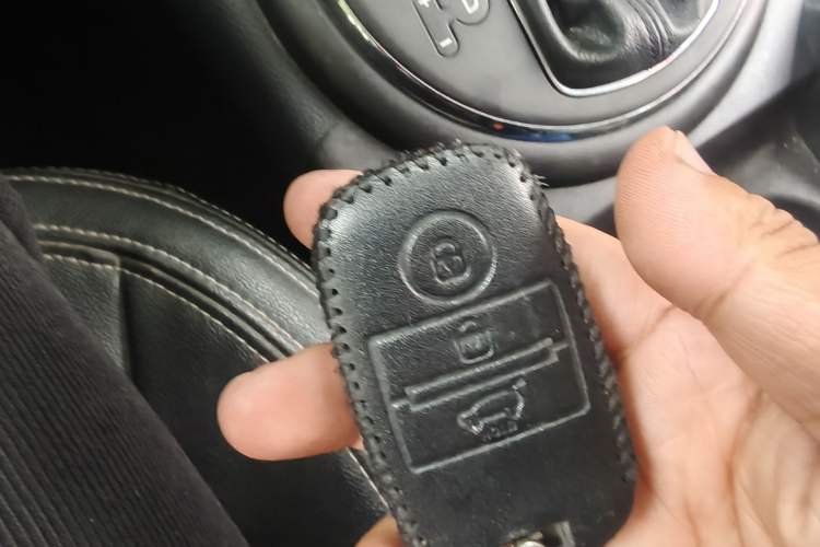 Used Kia Sportage R 2012 2.0L Automatic Two-Wheel Drive GLS