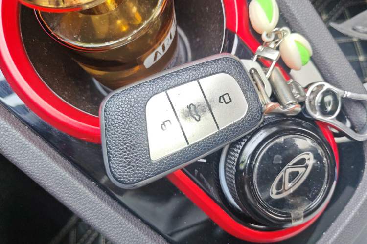 Used Chery QQ Little Ant 2022 Sweet Pink Edition Half-Sugar Version 3-Cell Lithium 30kW 301km Vehicle Key