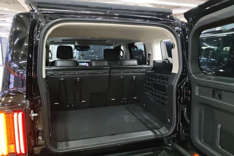 Used Tank 300 2021 Off-Road Edition 2.0T Conqueror Trunk