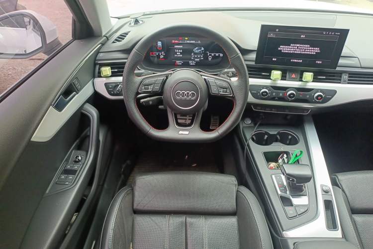 Used Audi A4L 2020 40 TFSI Fashion Dynamic Model Steering Wheel