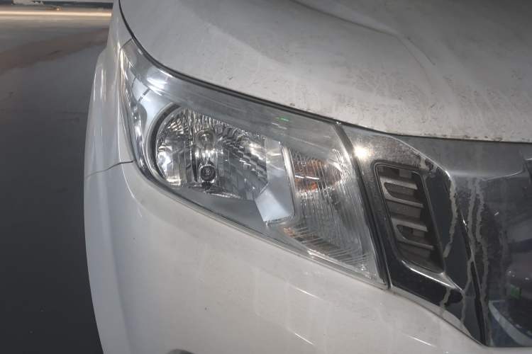 Used Nissan Navara 2017 2.5L Automatic 2WD Luxury Edition QR25