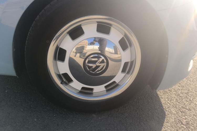 Used Volkswagen Beetle 2015 180TSI model
