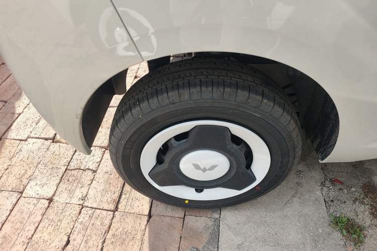 Used Wuling Hongguang MINIEV 2024 3rd Generation 215km Youth Edition Right Rear Wheel Hub