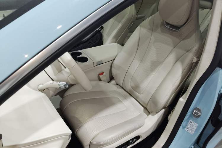 Used Hima Luxeed R7 2025 Range-Extended Version 251 km Max Left Front Seat