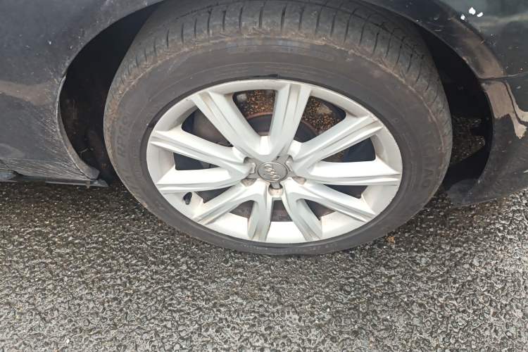 Used Audi A6L 2014 TFSI Standard Model Right Front Wheel Hub