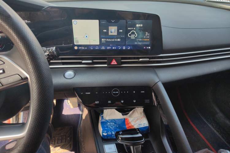 Used Hyundai Elantra 2021 1.5L CVT LUX Prestige Edition
