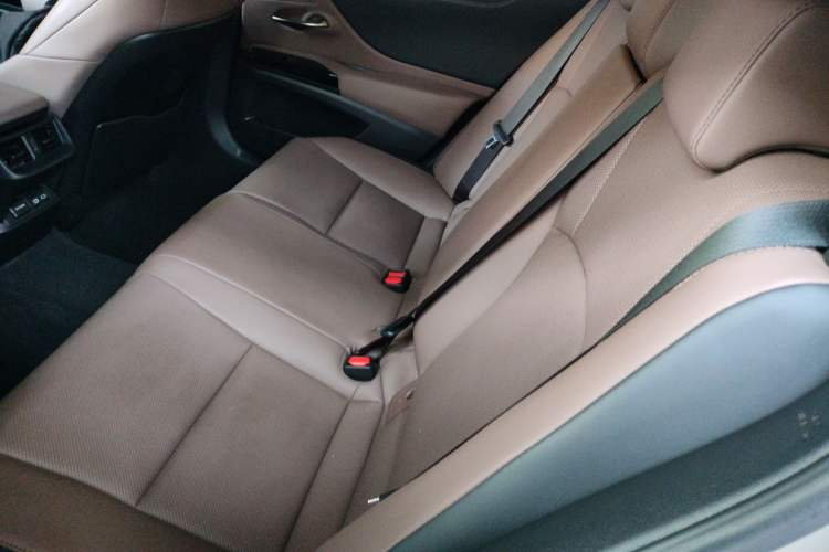 Used Lexus ES 2021 200 Excellence Edition
