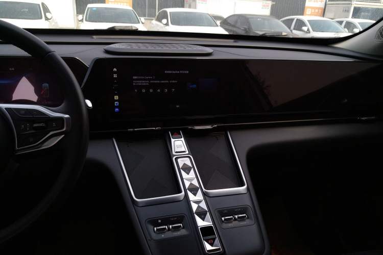 Used Haval Fierce Dragon Max 2023 1.5L Hi4 105 Four-Wheel Drive Elite Edition Audio And AC Panel