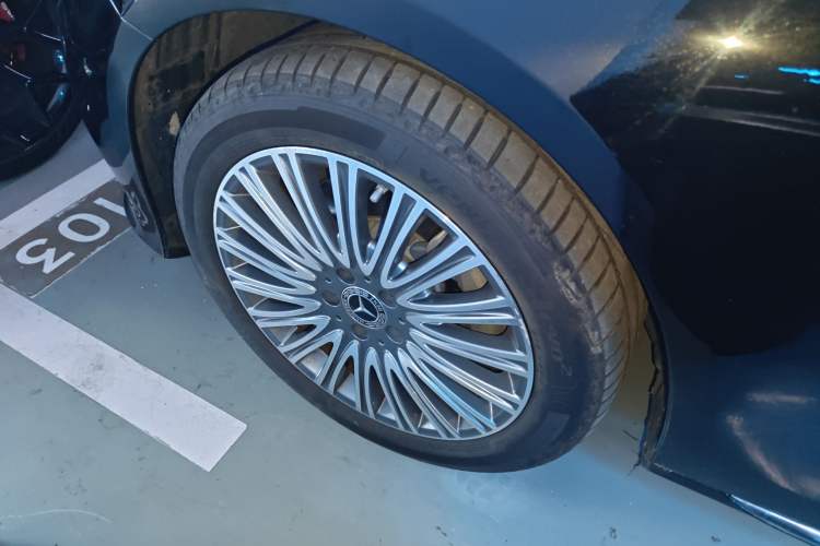 Used Mercedes-Benz E-Class 2023 Updated E 300 L Fashion Edition
