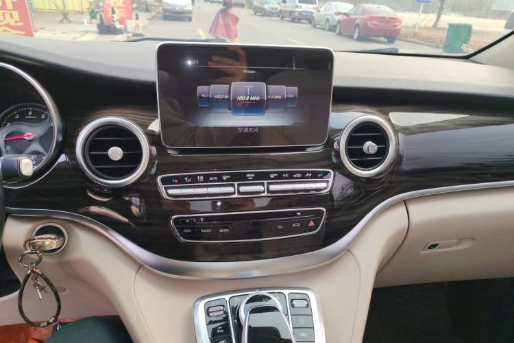 Used Mercedes-Benz V-Class 2018 V 260 Avantgarde Edition China V
