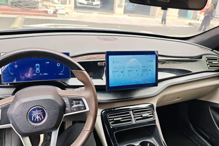 Used BYD Qin PLUS 2024 HONOR Edition DM-i 55KM Leading Model
