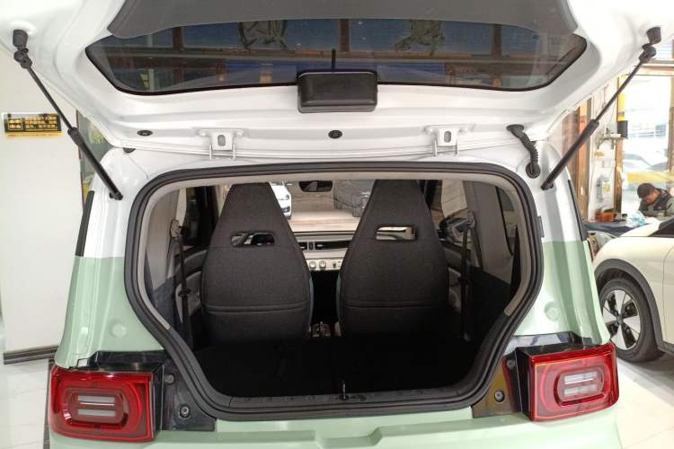 Used Wuling Hongguang MINIEV 2022 Macaron Premium Model – Lithium Iron Phosphate Trunk