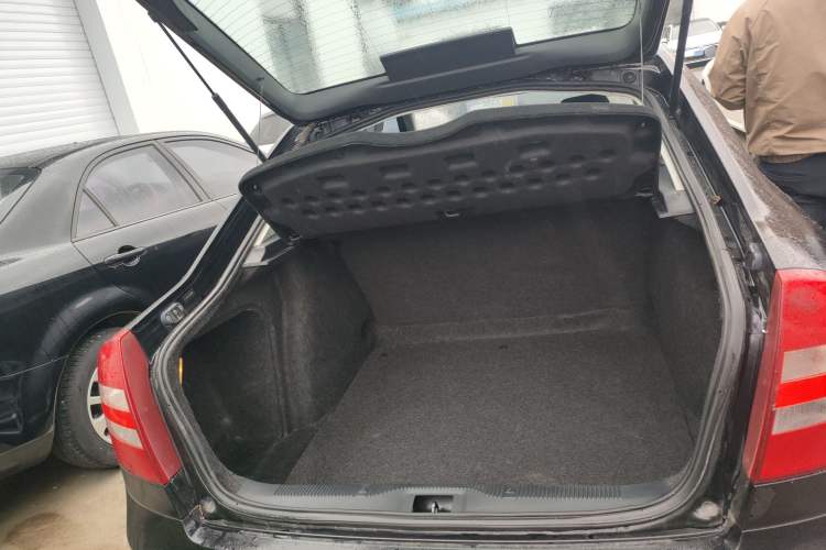 Used Skoda Octavia 2015 Classic Model 1.6L Automatic Elegance Edition