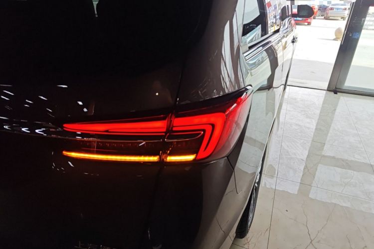 Used Buick GL8 2023 Land Executive Class Smart Enjoyment Model