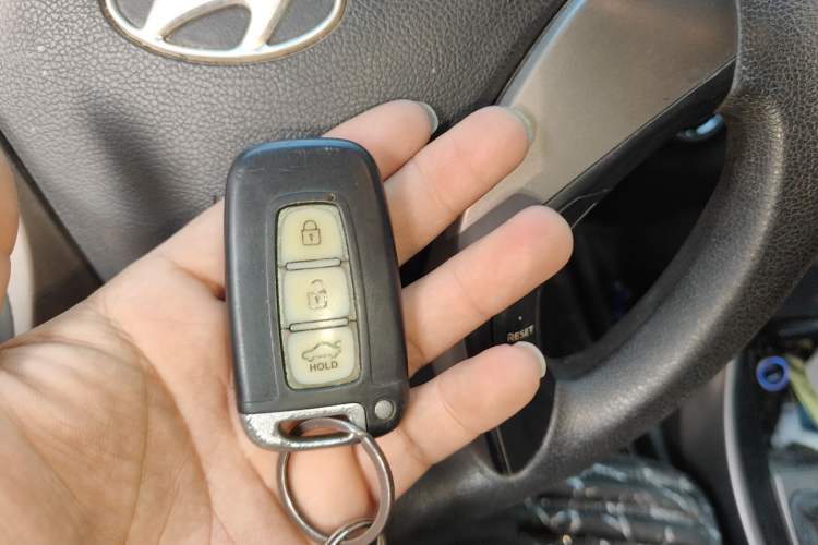 Used Hyundai Elantra (5th Generation / Langdong) 2012 1.6L Manual Leading Model