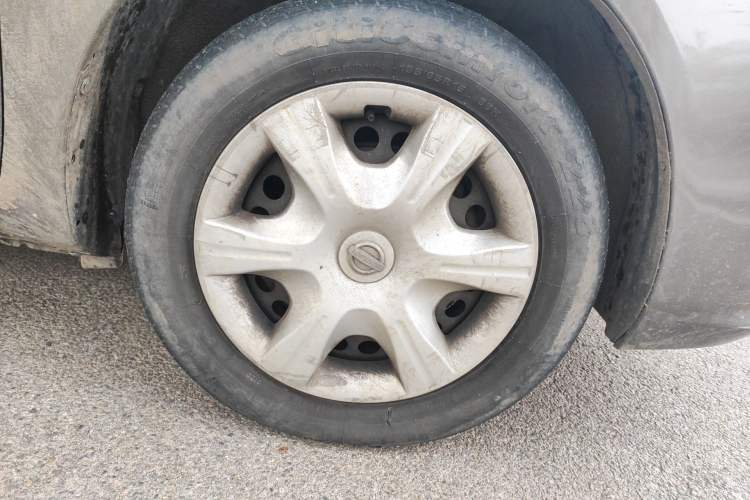 Used Nissan Sunny 2011 1.5XE CVT Comfort Edition Right Front Wheel Hub