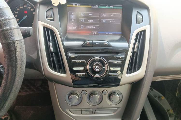 Used Ford Focus 2012 Sedan 1.6L Manual Comfort Model
