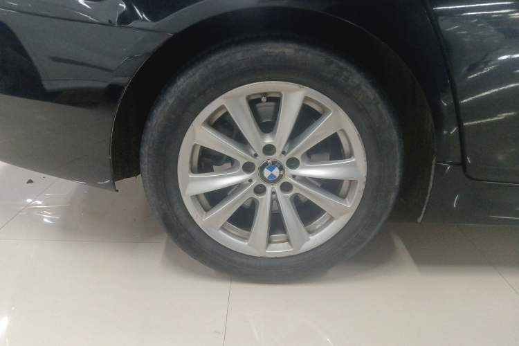 Used BMW 5 Series 2014 520Li Elegant Model
