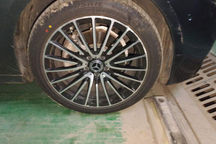 Used Mercedes-Benz E-Class 2021 E 300 L Sport Premium Edition Right Front Wheel Hub