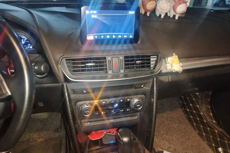 Used Mazda CX-4 2018 2.5L Automatic 4x4 Sky Passion Edition China VI Standard Audio And AC Panel