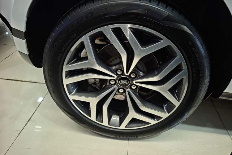 Used Land Rover Range Rover Evoque 2022 Facelifted Aurora L 249 PS R-Dynamic Luxury Edition