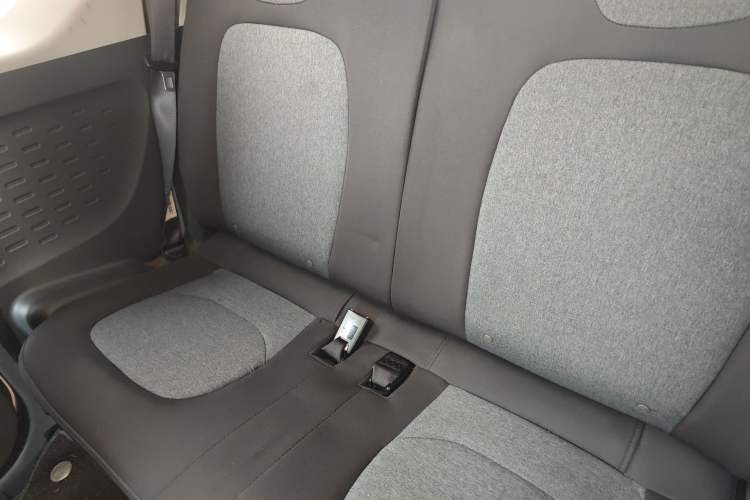 Used Wuling Hongguang MINIEV 2022 Macaron Fashion Edition Lithium-Nickel-Cobalt-Alpha-oxide Left Rear Seat