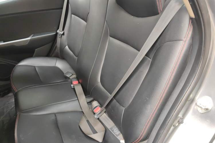 Used Kia K2 2015 Sedan 1.4L MT GLS