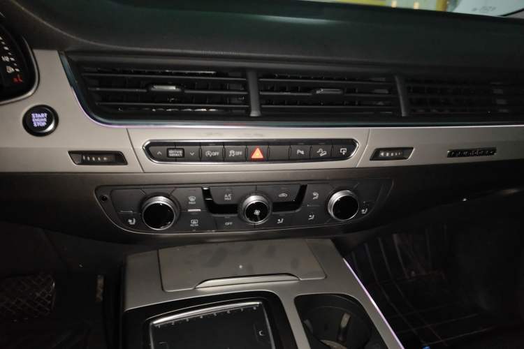 Used Audi Q7 2016 45 TFSI Technology Edition
