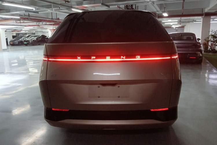 Used XPeng X9 2024 702 Ultra-Long Range Pro
