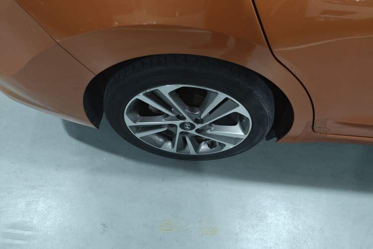 Used Hyundai Elantra (6th Generation / Lingdong) 2016 1.6L Automatic ZhiXuan – Elite Version Right Rear Wheel Hub