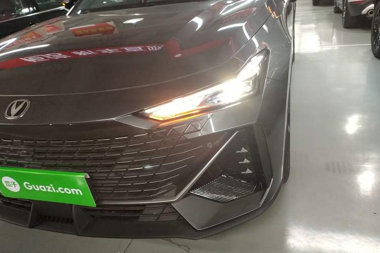 Used CHANGAN UNI-V 2024 1.5T High-Energy Version
