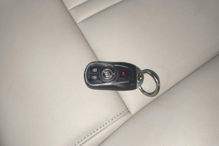 Used Buick GL8 2017 ES 28T Comfort Model China V Standard
