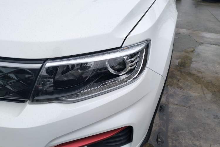 Used CHANGAN CS35PLUS 2021 Honor Million Edition 1.6L Manual Luxury Model Left Front Headlight