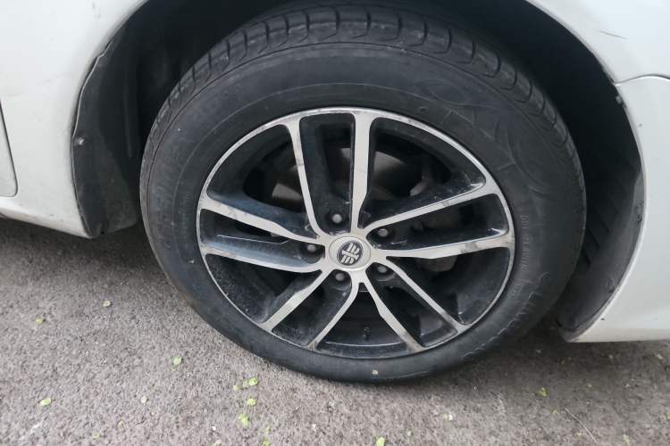 Used Bestune B50 2013 1.6L Manual Prestige Edition Right Front Wheel Hub