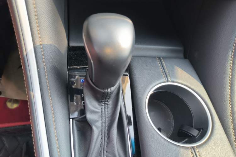 Used Toyota Avalon 2022 2.5L Touring Premium Edition Gear Lever