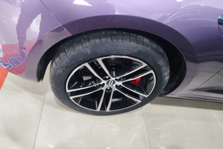 Used Hima AITO M5 2025 Extended-Range Ultra All-Wheel-Drive Version Left Front Wheel Hub