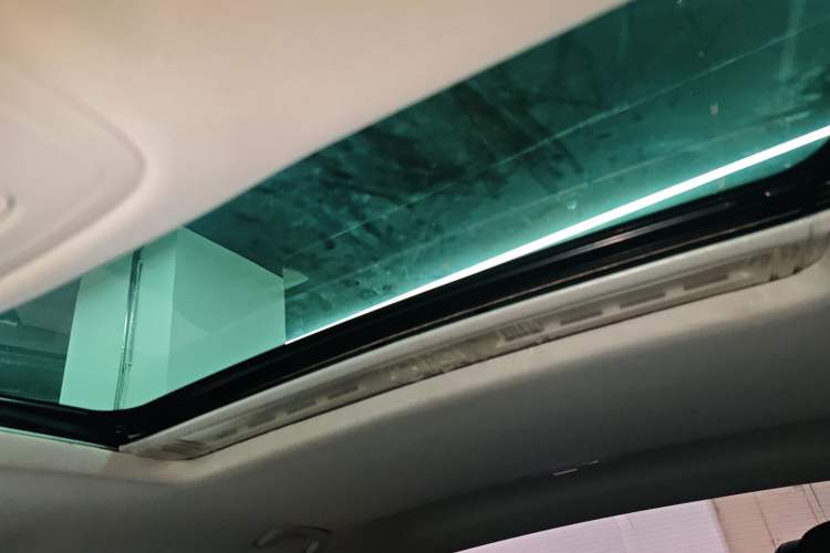 Used Roewe i5 2021 1.5L CVT Platinum Edition